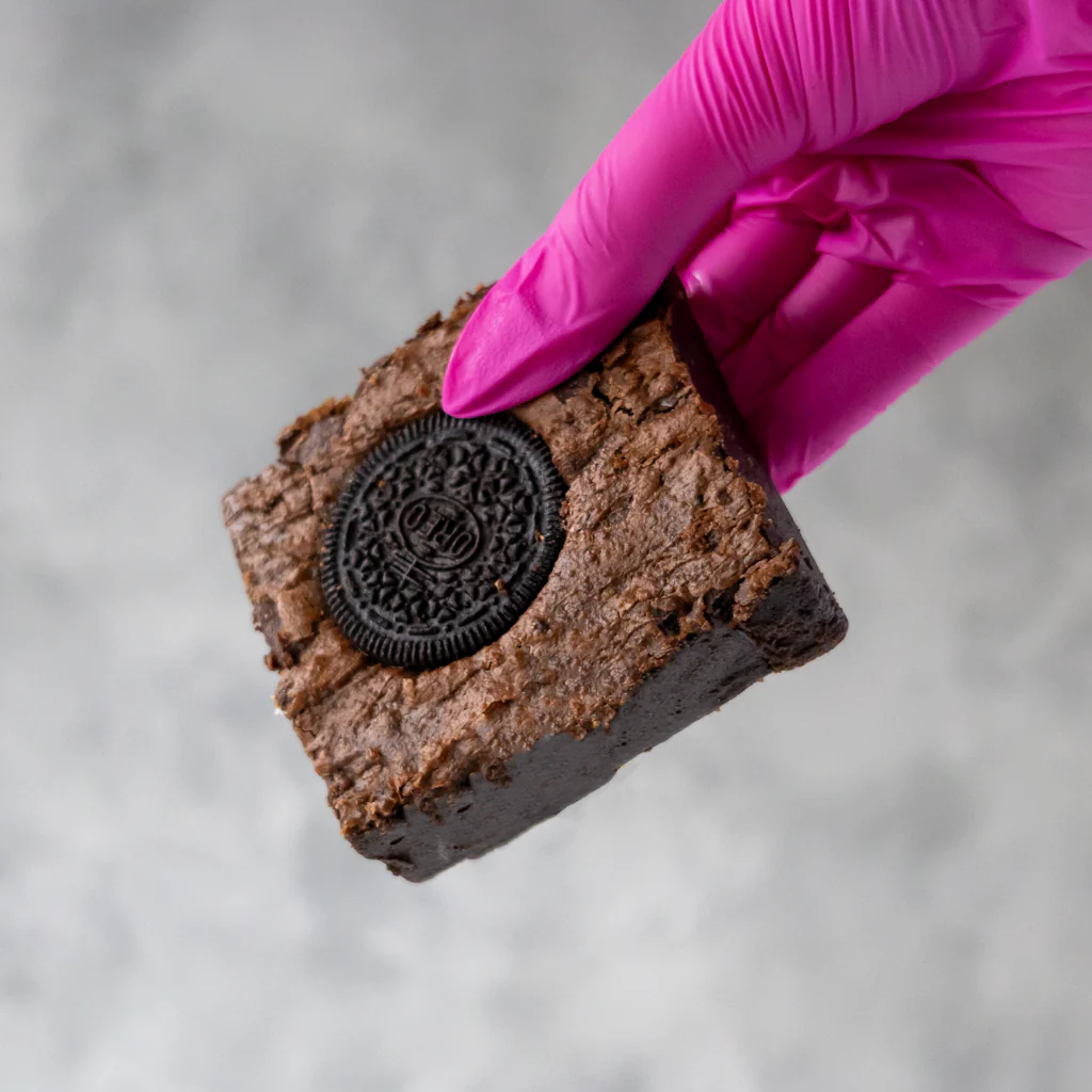 Cookies 'n Cream Brownie Slab - Image 2
