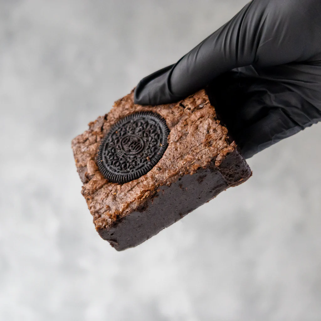 Cookies 'n Cream Brownie Slab - Image 3