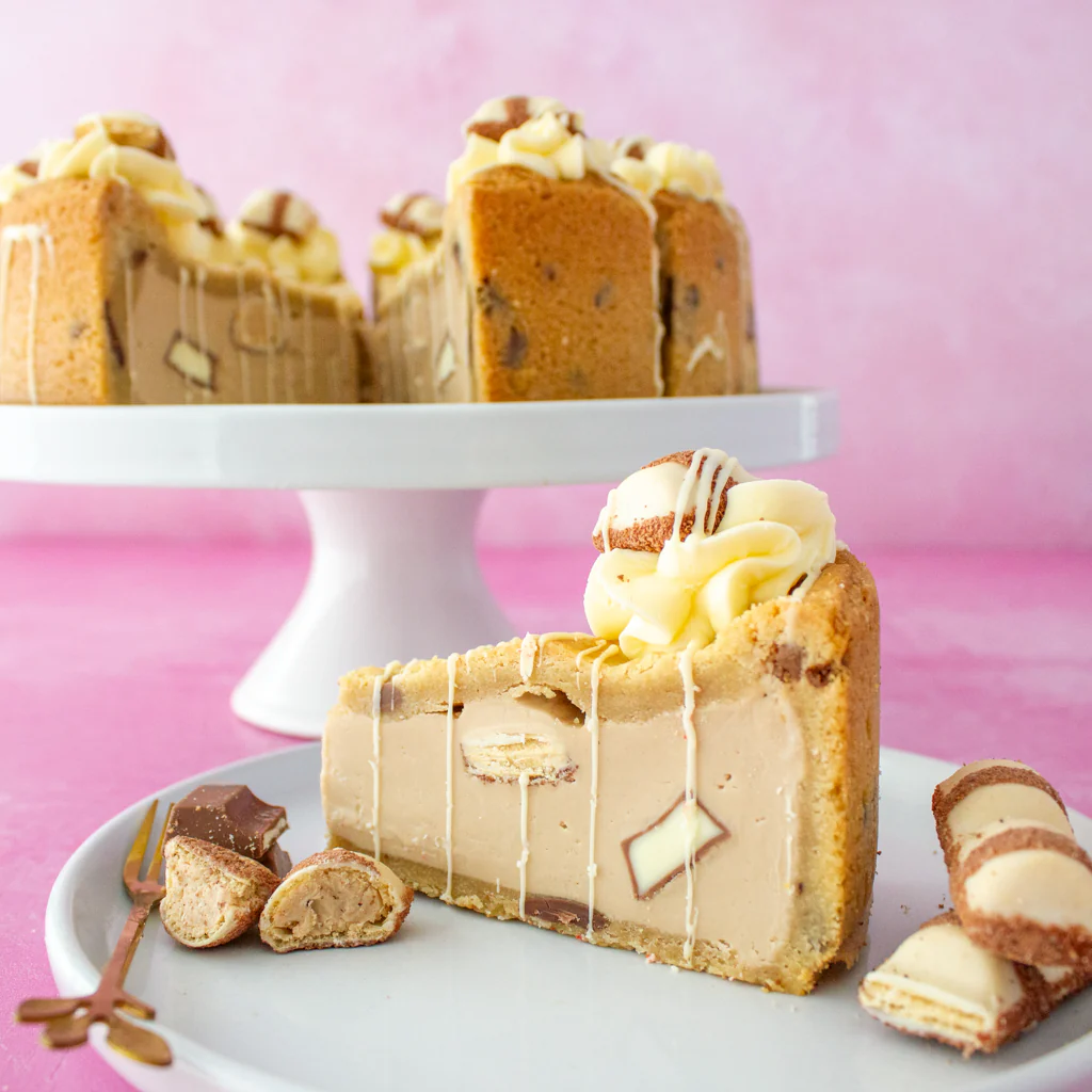 PRE-ORDER - Full Cookie Pie Slice with Kinder Bueno White - 12 Slices - Image 4