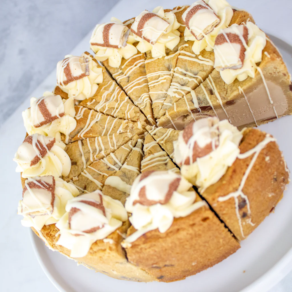 PRE-ORDER - Full Cookie Pie Slice with Kinder Bueno White - 12 Slices - Image 6