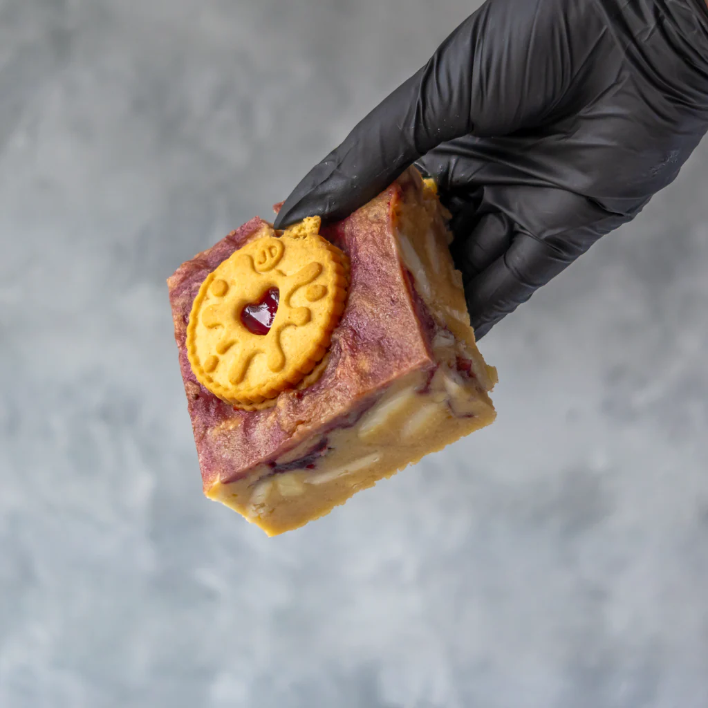 Blondie Slab with Jammie Dodger - Image 3