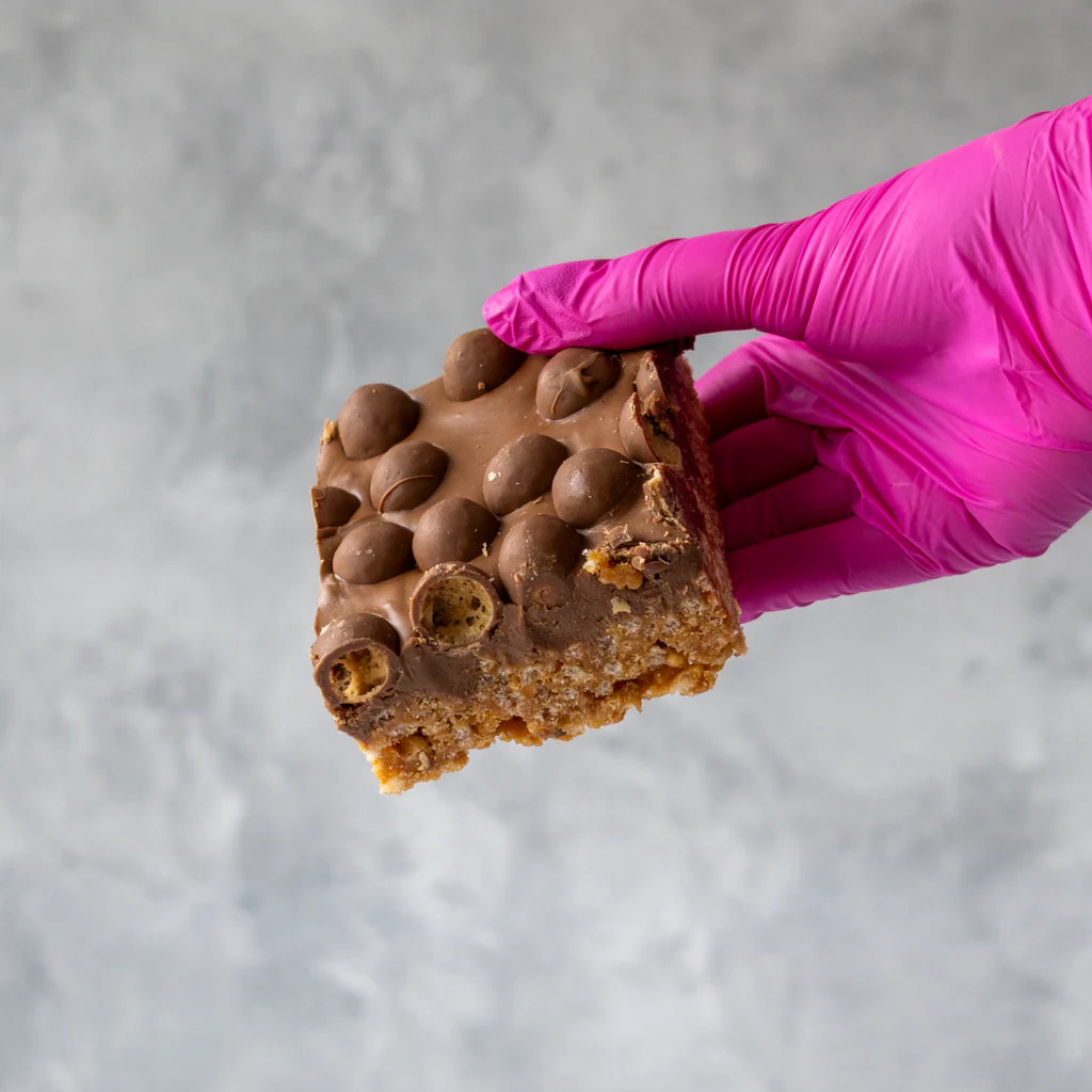 Crispie Slab with Malteser - Image 6