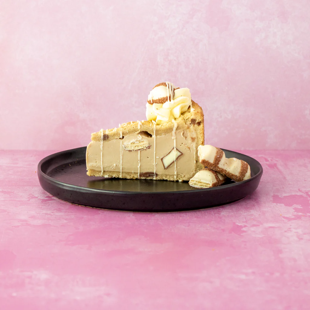 Cookie Pie Slice with Kinder Bueno White - Image 5