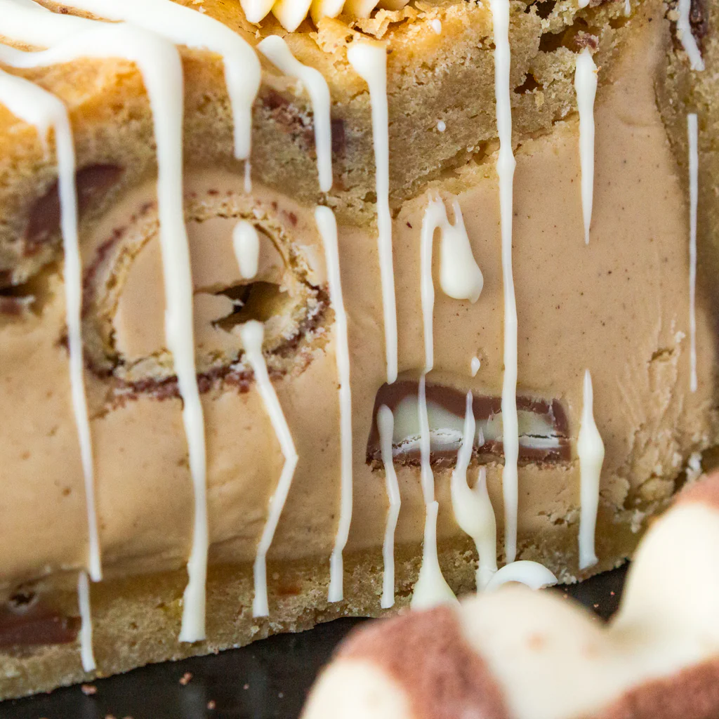 Cookie Pie Slice with Kinder Bueno White - Image 7